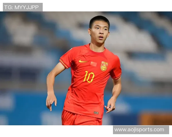 足球明星身边的球童故事揭秘他们如何成为绿茵场上的小英雄